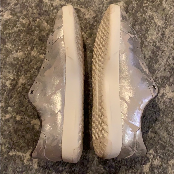 Snickers - Picture 5 of 6